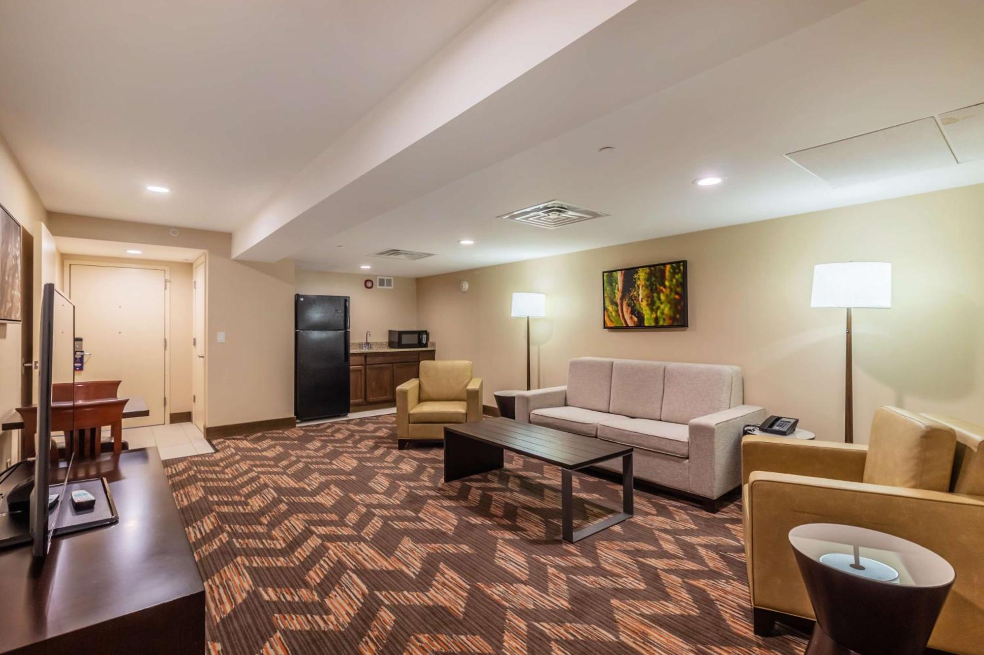 Doubletree By Hilton Lawrence Hotel Buitenkant foto