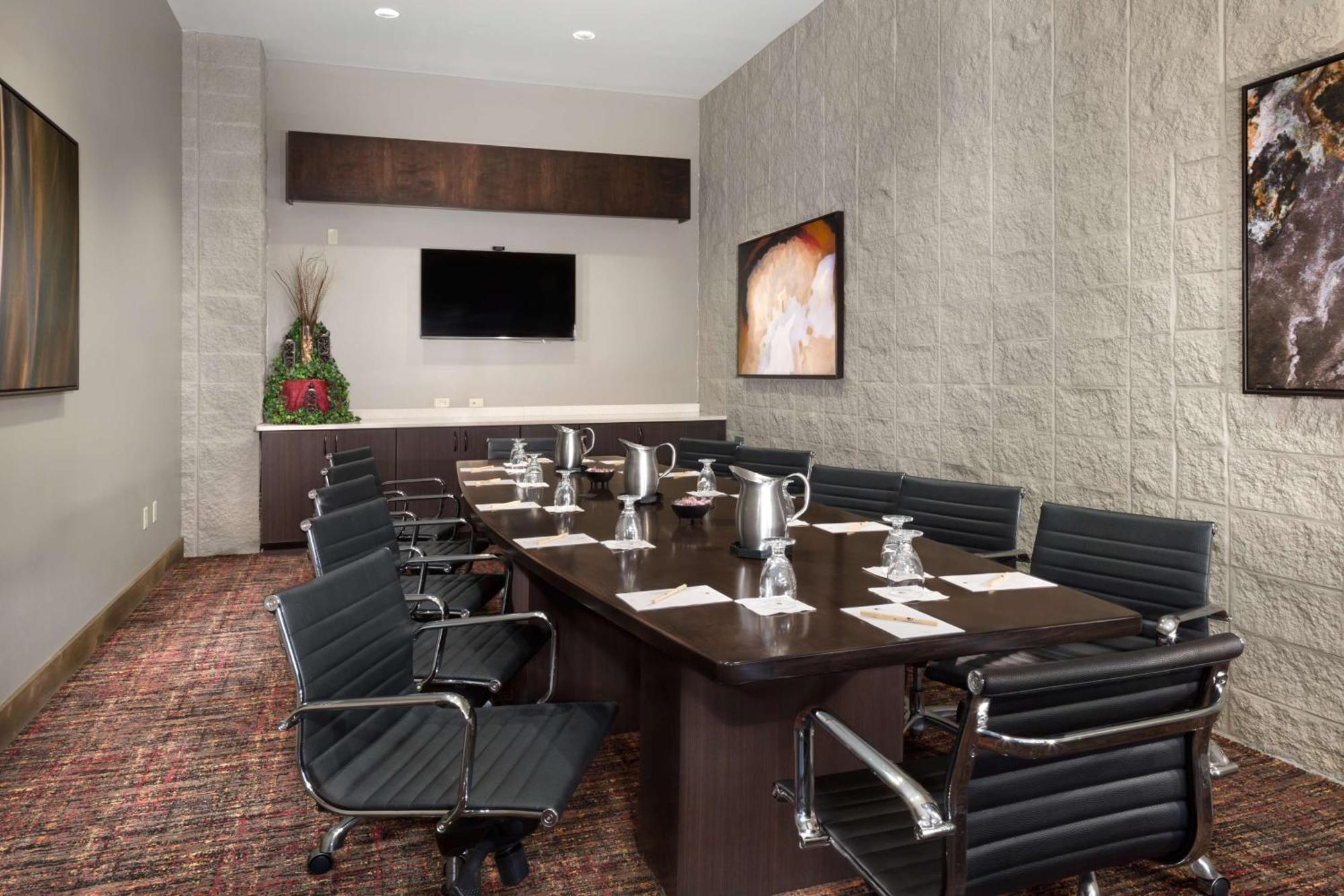 Doubletree By Hilton Lawrence Hotel Buitenkant foto