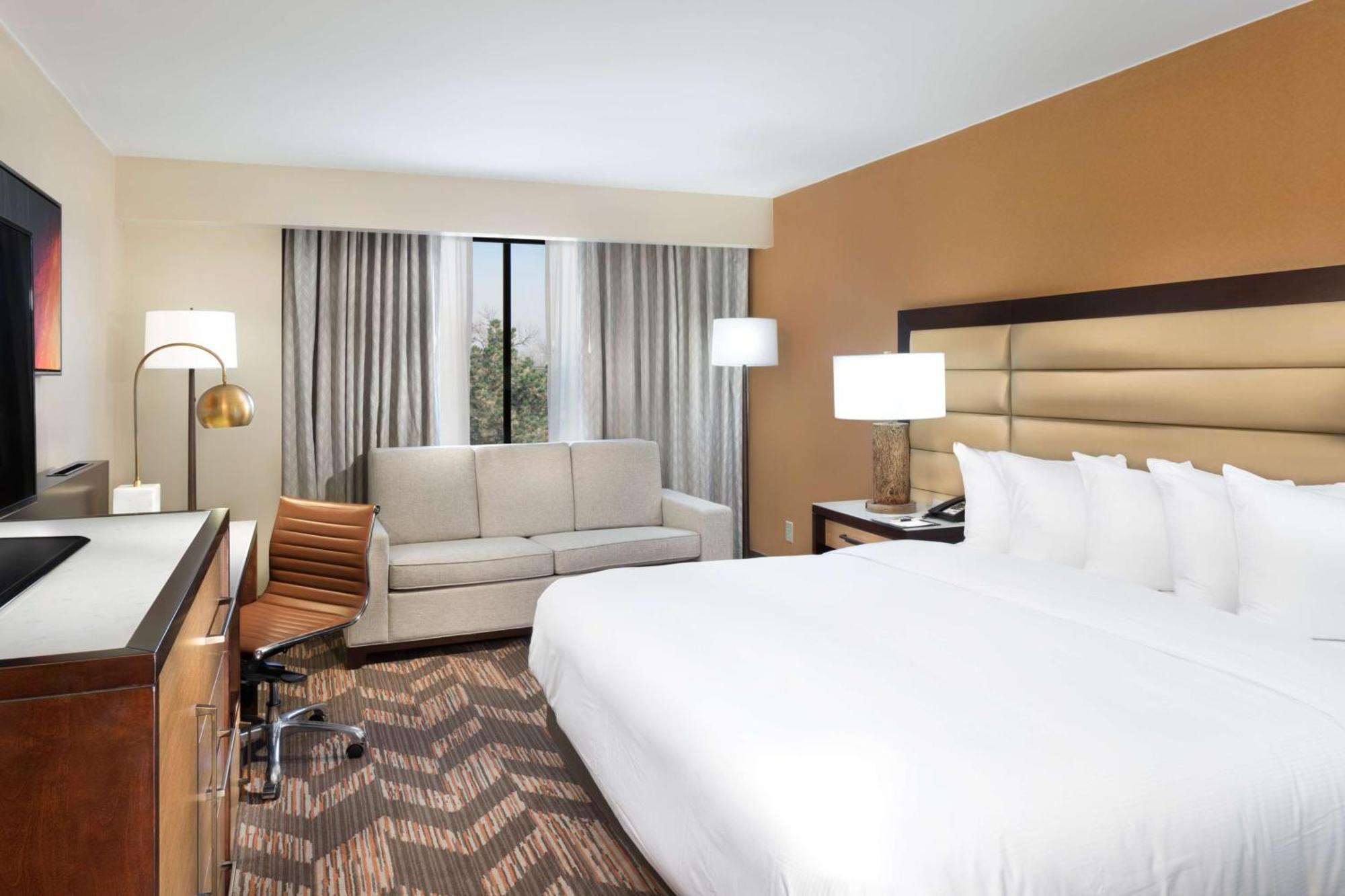 Doubletree By Hilton Lawrence Hotel Buitenkant foto