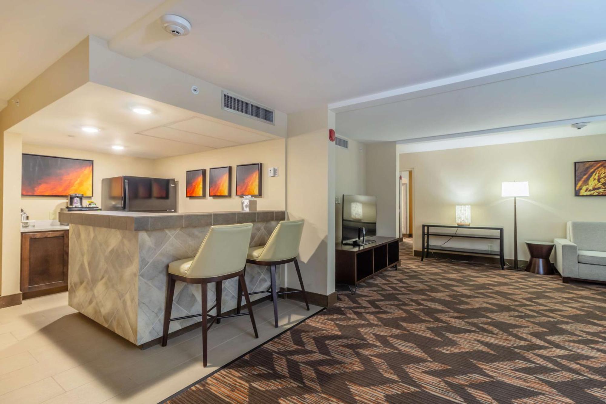 Doubletree By Hilton Lawrence Hotel Buitenkant foto
