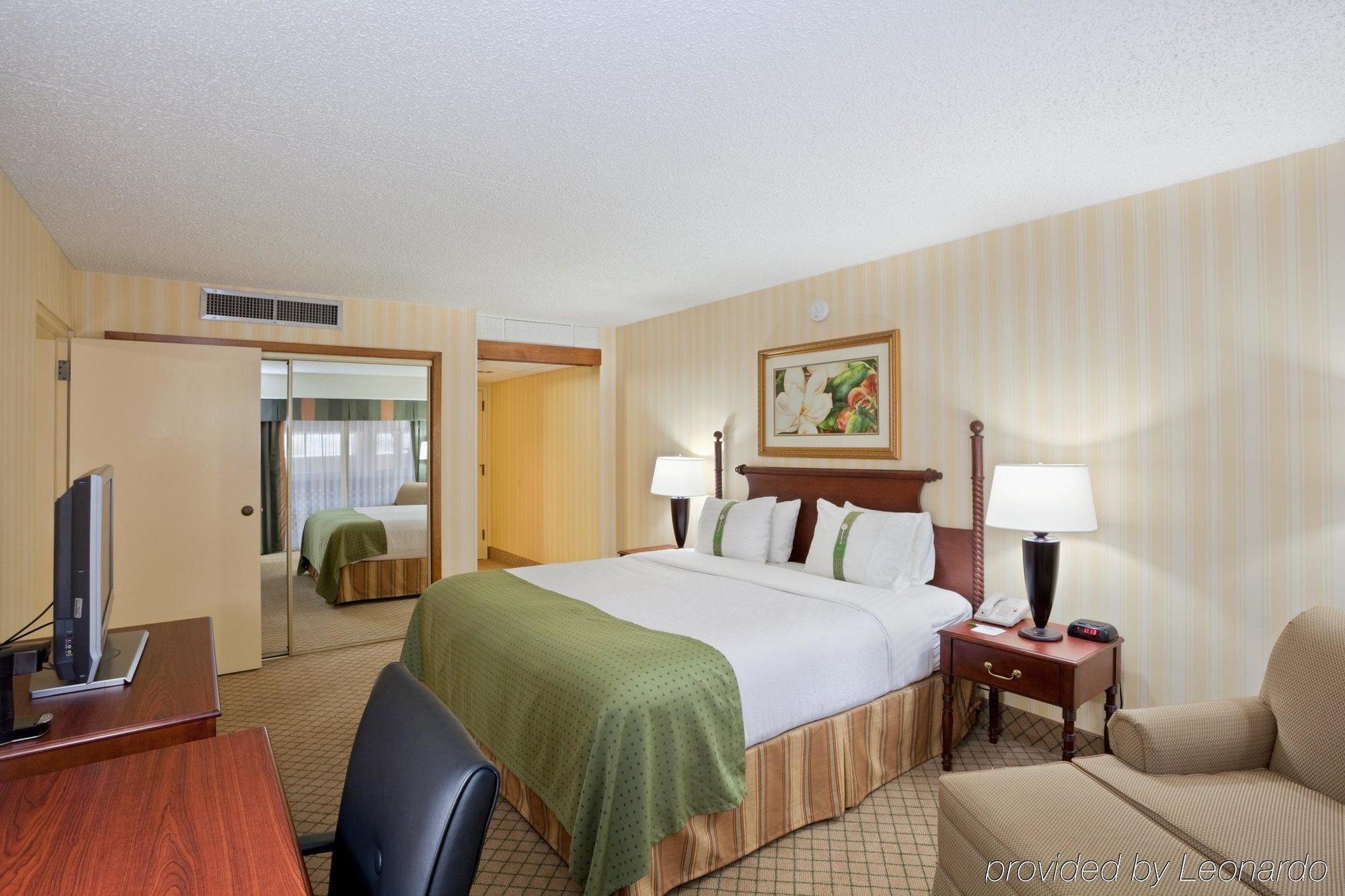 Doubletree By Hilton Lawrence Hotel Buitenkant foto