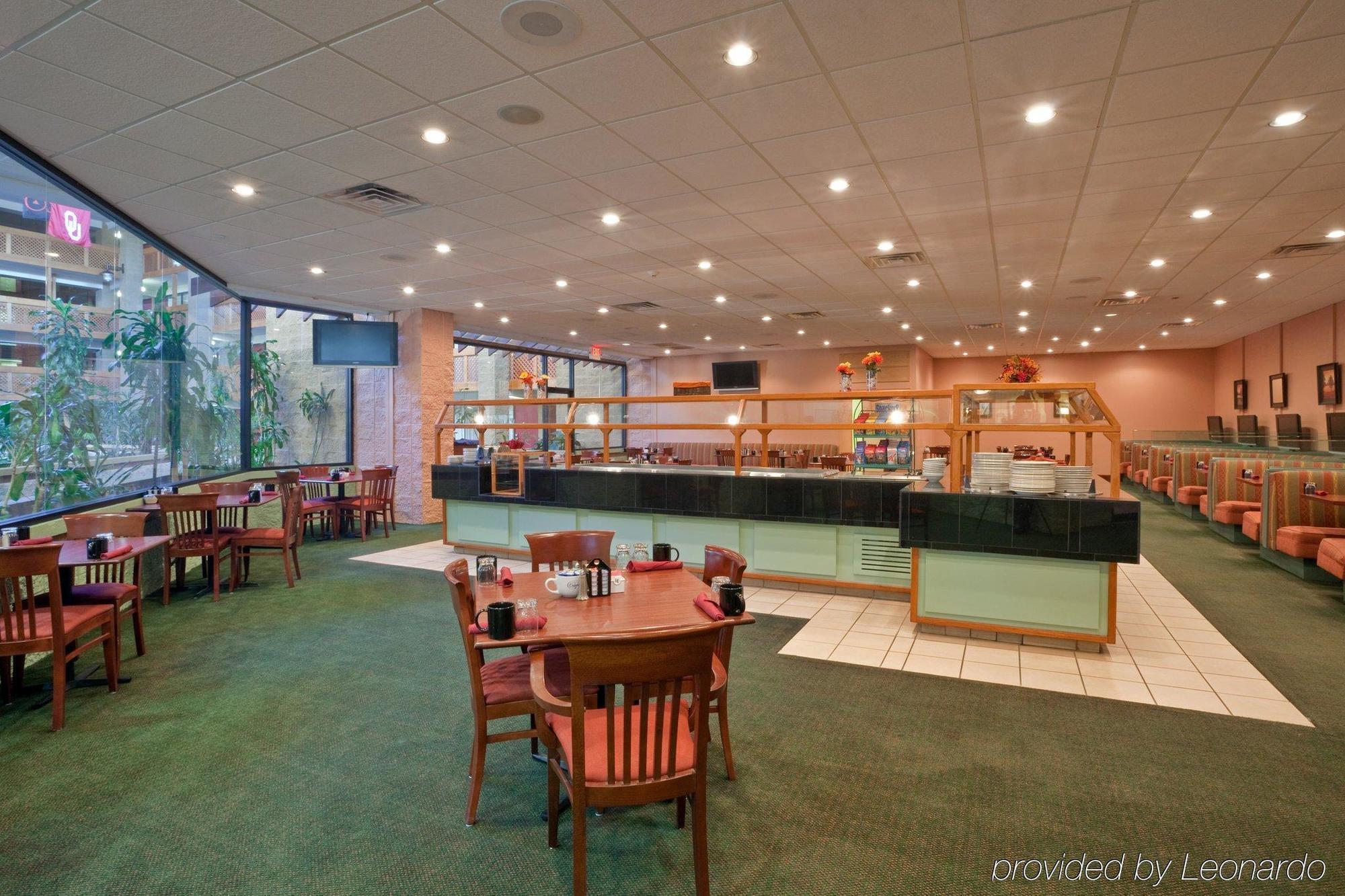 Doubletree By Hilton Lawrence Hotel Buitenkant foto